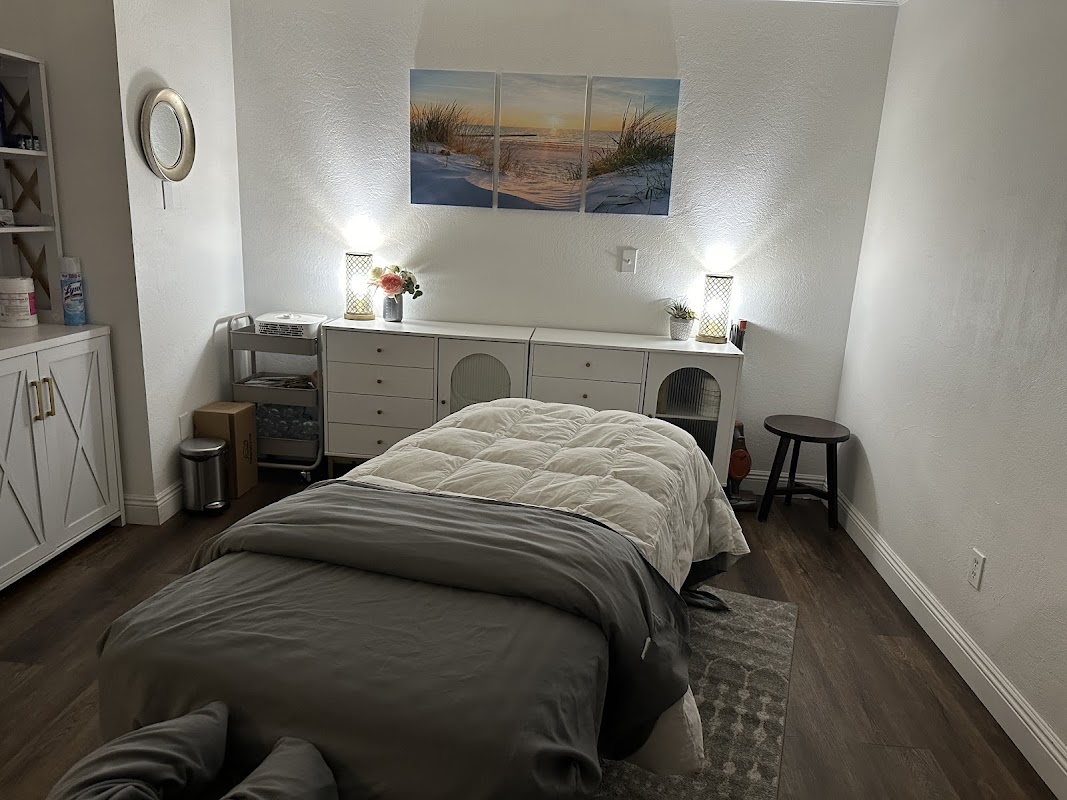 Christina Alvarez, CMT